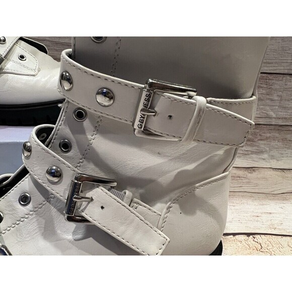G By Guess Prez White Boots Buckle And Side Zip Closure Size 9.5 - Picture 3 of 8
